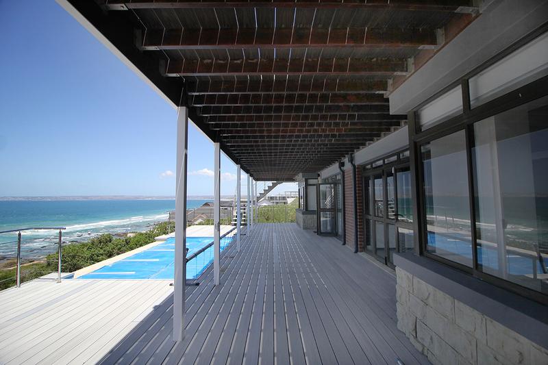 8 Bedroom Property for Sale in Reebok Western Cape